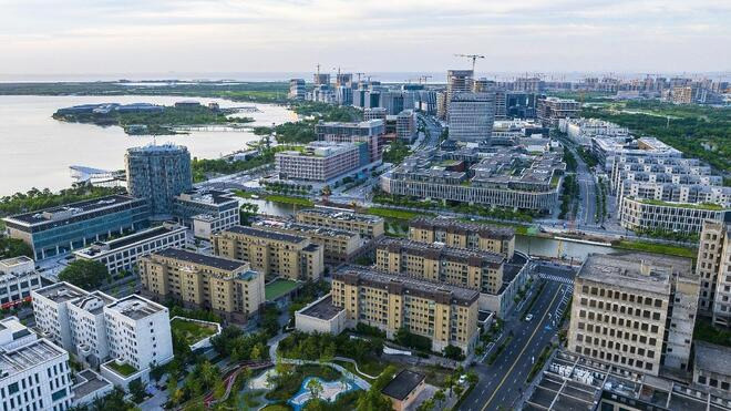 上海临港发布人才新政 实施首个片区型人才企业年金计划