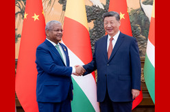 习近平会见塞舌尔总统