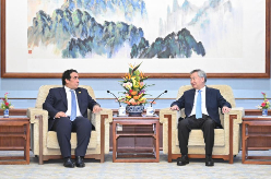 李希会见利比亚总统委员会主席