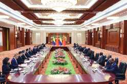 习近平会见加蓬总统