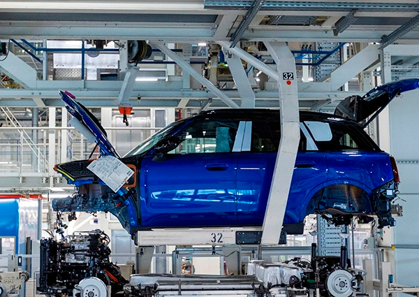 德国7月工业产出环比下降72.4%