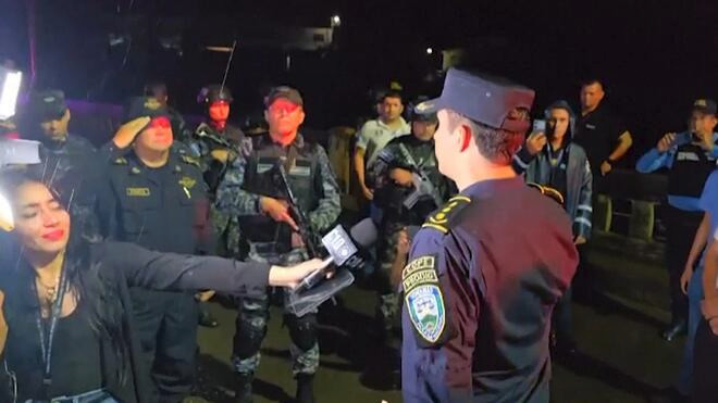 萨尔瓦多国家警察局长等9人坠机身亡