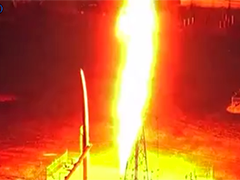 美国得州液化天然气管道爆炸 大火仍未扑灭
