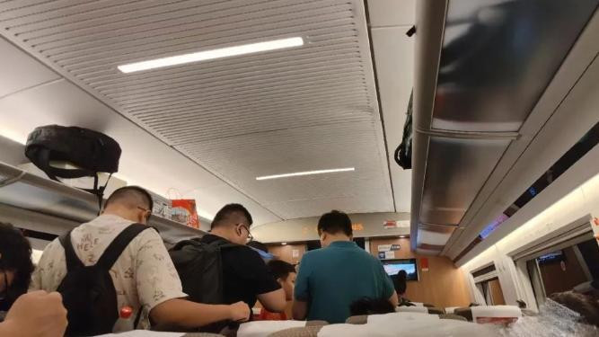 徐州车务段回应G8365次列车更换车体