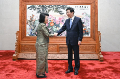 王沪宁会见柬埔寨国会主席
