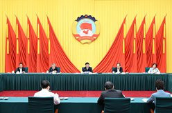 王沪宁主持召开全国政协主席会议