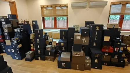 上海闵行老人花费近千万 收藏千件假古玩
