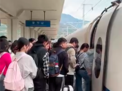 全国铁路昨日预计发送旅客1986万人次
