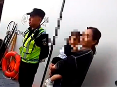 一岁幼童在豫园走失 警民合力迅速找回