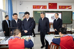 王沪宁在新疆调研