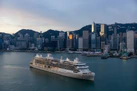 两艘邮轮同时访港 旅发局安排部分旅客参加美酒佳肴巡礼
