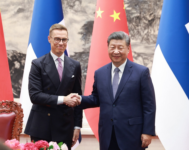 习近平同芬兰总统会谈