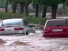 西班牙遭遇强降雨天气 至少5人失踪