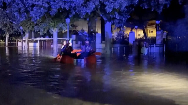 西班牙遭遇强降雨 已致72人死亡