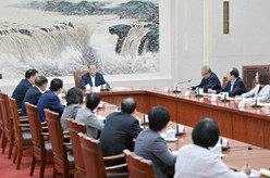 赵乐际同全国人大常委会会议列席代表座谈
