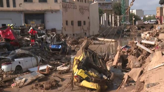 西班牙多地再发降雨预警 生活物资严重短缺