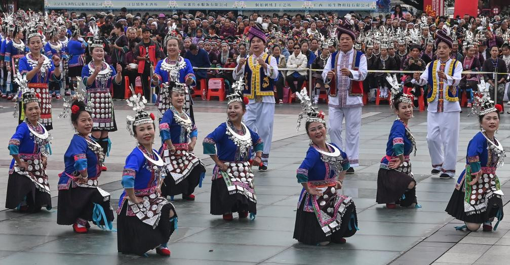秋冬旅游市场火热 各地多举措提升服务
