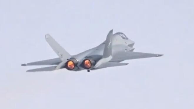 空军歼-35A飞机已装备国产发动机