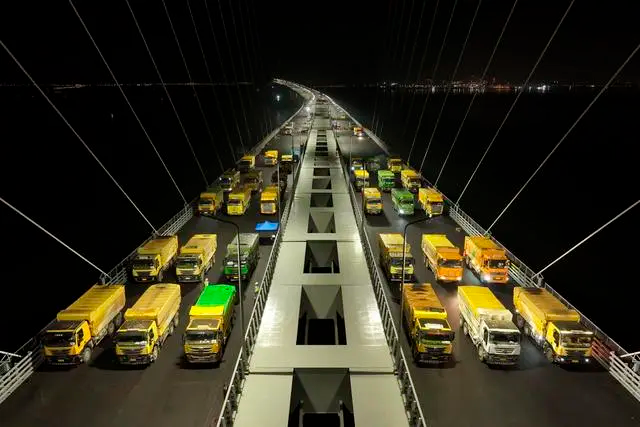 广东黄茅海跨海通道完成荷载试验