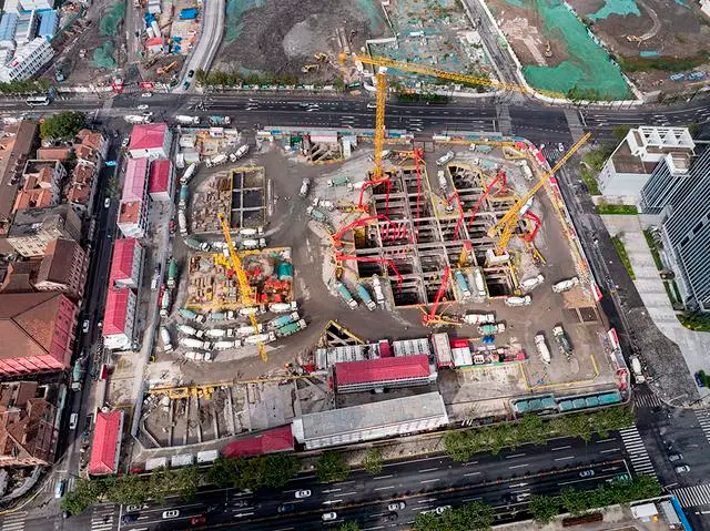 精准施工严控沉降 在建浦西第一高楼完成筑底