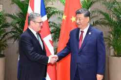 习近平会见英国首相