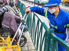 上海市民遗失4万现金 环卫工人拾金不昧