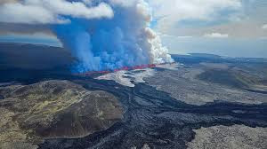 冰岛雷恰角半岛火山再次喷发