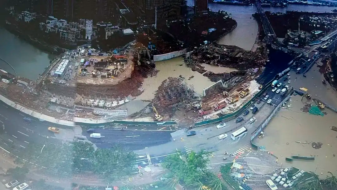 海南海口 海水倒灌 致部分路段积水