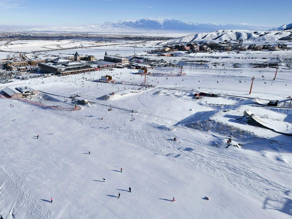 下半年首场寒潮来袭 北方多地降雪降温