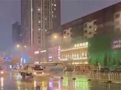 辽宁大范围雨雪来袭 各部门积极应对保通行