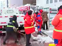 山东威海 发布暴雪黄色预警 多部门清雪除冰