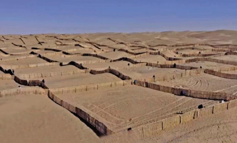 新疆塔克拉玛干沙漠“锁边”任务即将完成