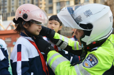 各地开展122全国交通安全日主题活动