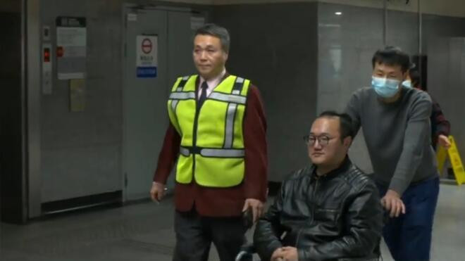 上海地铁无障碍设施改造加紧推进 满足特殊人群出行需求