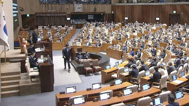 韩国国会召开议员总会 通过“内乱特检法”和“金建希特检法”