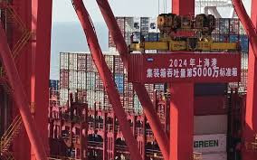 上海港集装箱年吞吐量突破5000万标准箱