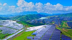金沙江下游清洁能源基地 首批风光基地项目全容量并网发电