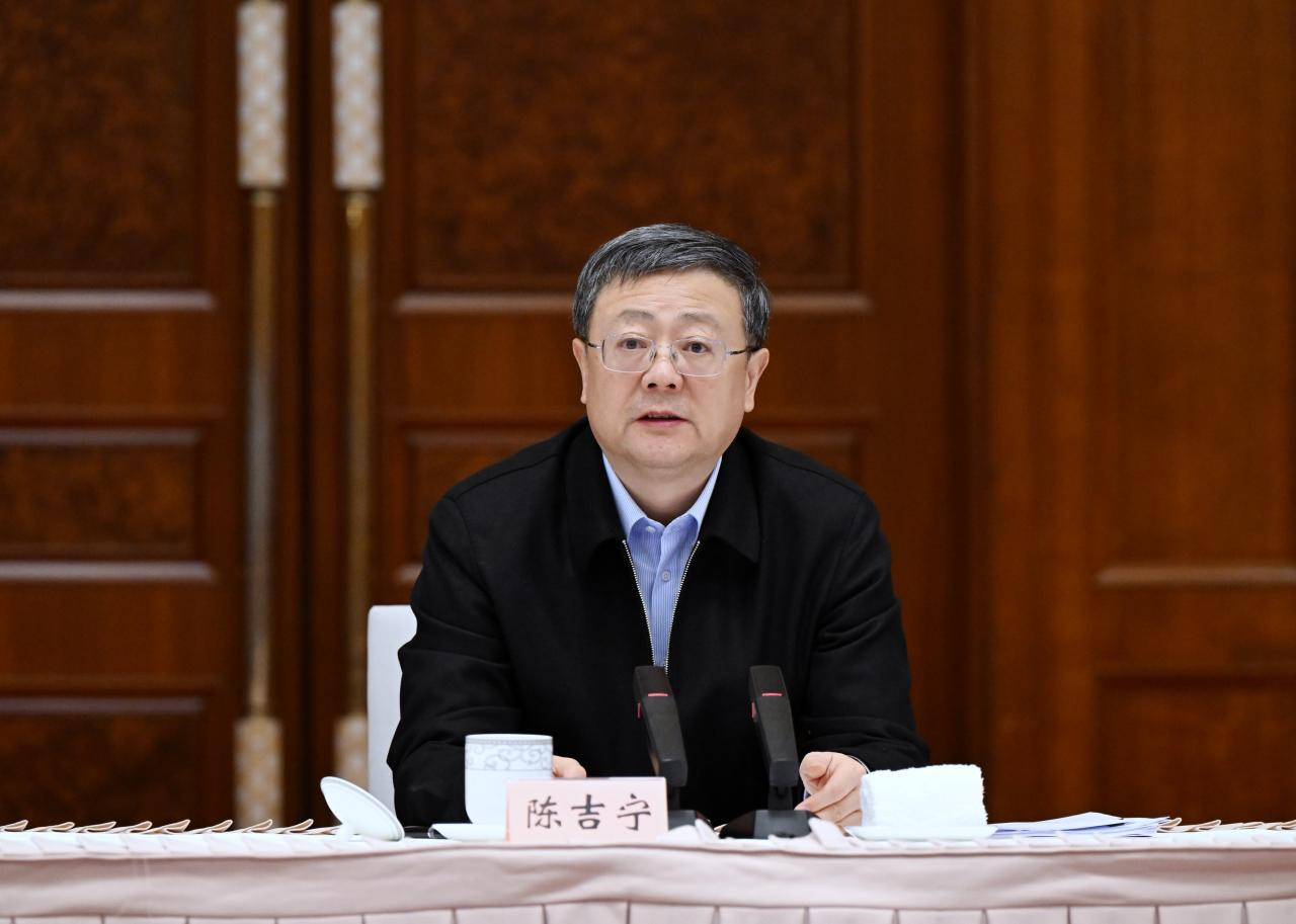 上海市委举行学习讨论会
