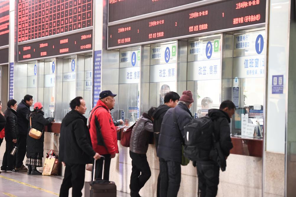 加大运力供给 全力保障春运出行需求