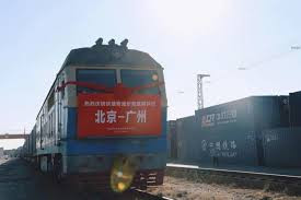 我国铁路快捷物流示范班列正式开行