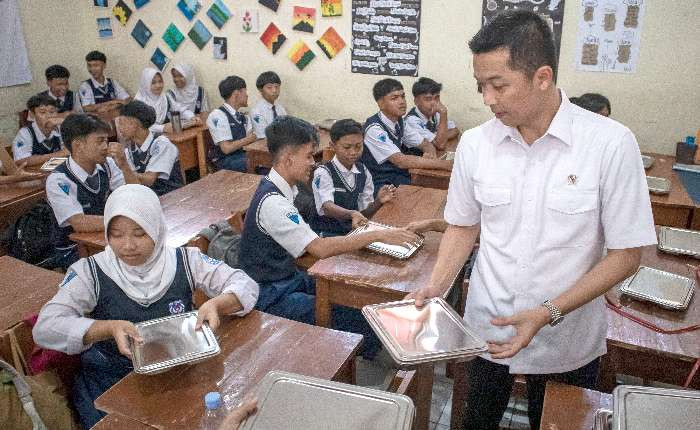 印尼政府正式启动免费营养餐计划