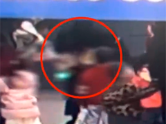 杭州地铁司机海姆立克法救卡喉幼童