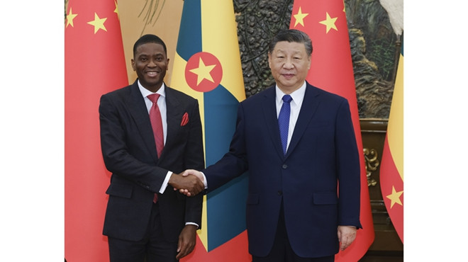 习近平会见格林纳达总理