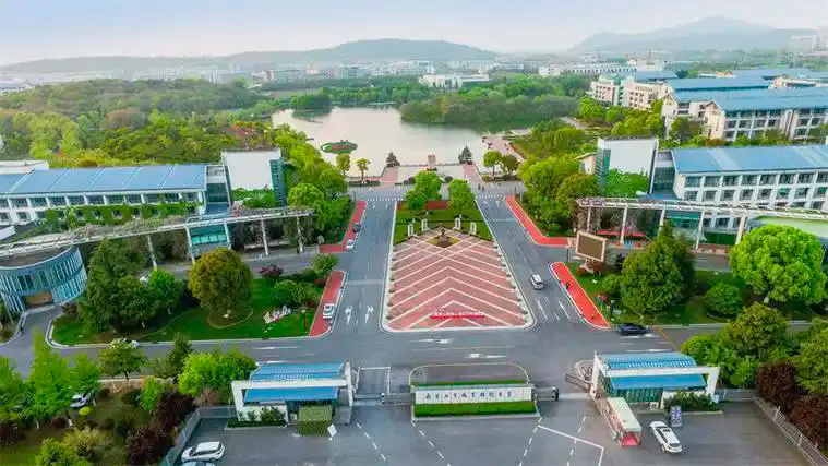 我国已设立50余所职业本科大学