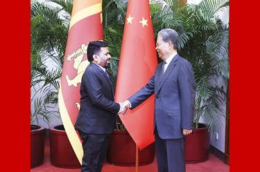 赵乐际会见斯里兰卡总统