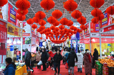 春节临近 各地装扮一新年味渐浓