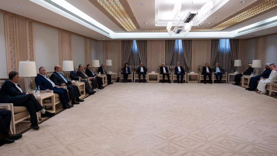 卡塔尔首相与巴勒斯坦各政治派别代表团会谈