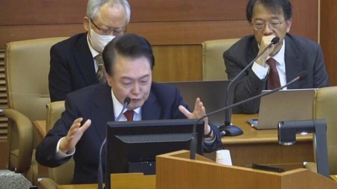 尹锡悦被捕后首次露面 出席弹劾案庭审辩论