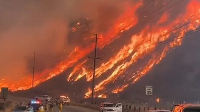 美国 又一处山火爆发 加州数万人收到撤离通知