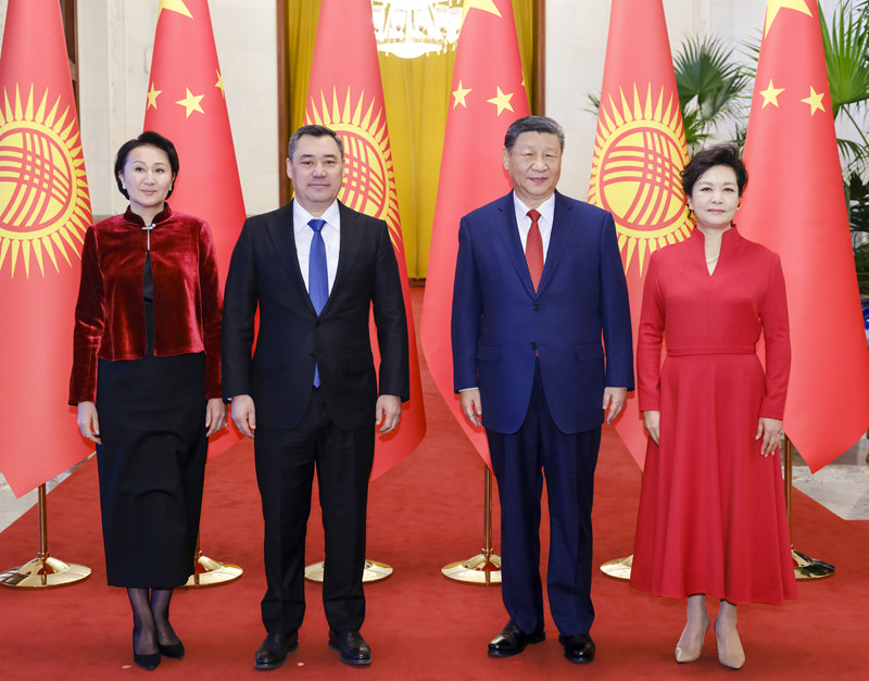 习近平同吉尔吉斯斯坦总统会谈